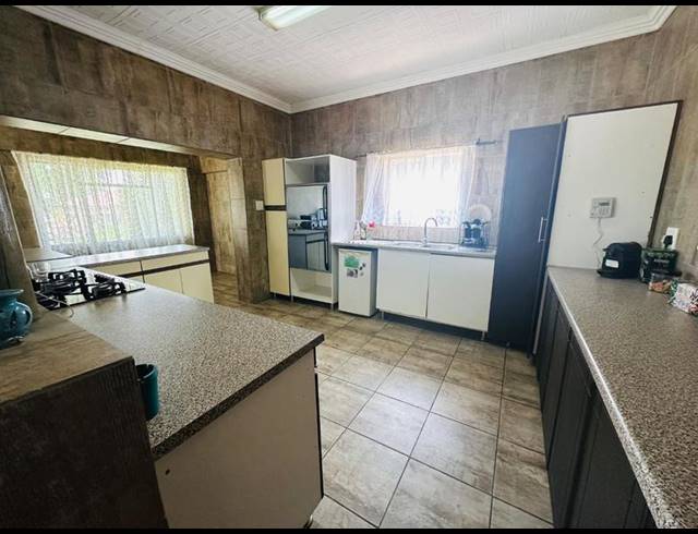 3 BEDROOM HOUSE FOR SALE IN ELSBURG